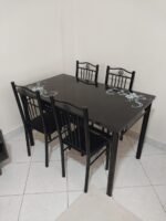Executive 4 sitter dinning table.